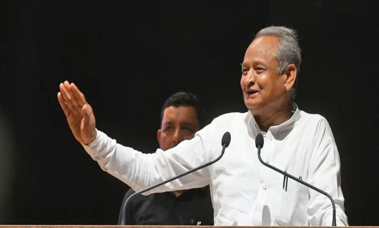 CM Gehlot ने फिर साधा RSS पर निशाना, कहा- अन्ना-केजरीवाल और रामदेव को आगे कर यूपीए सरकार को बदनाम किया