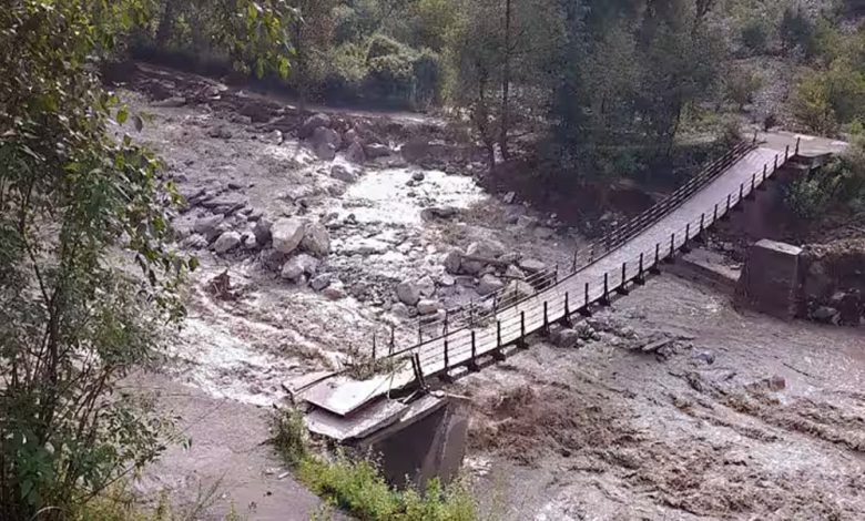 Jammu kashmir के गांदरबल में बादल फटने से कई घरों को पहुंचा नुकसान, रेस्क्यू ऑपरेशन जारी