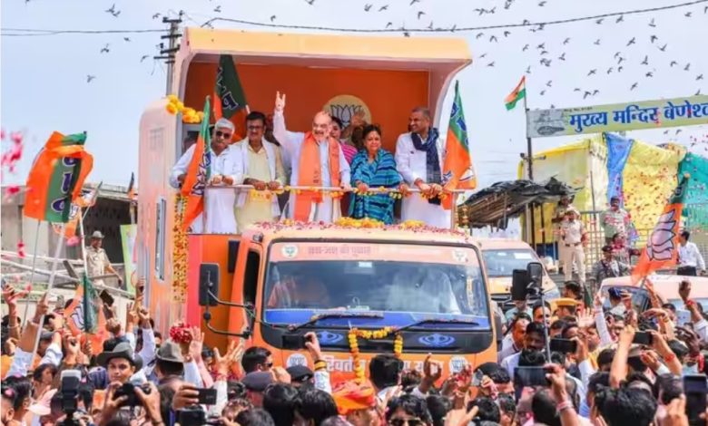 रादस्थान में BJP Parivartan Yatra को 5 दिन पूरे, दिल्ली सांसद मनोज तिवारी उदयपुर में हुई सभा में हुए शामिल