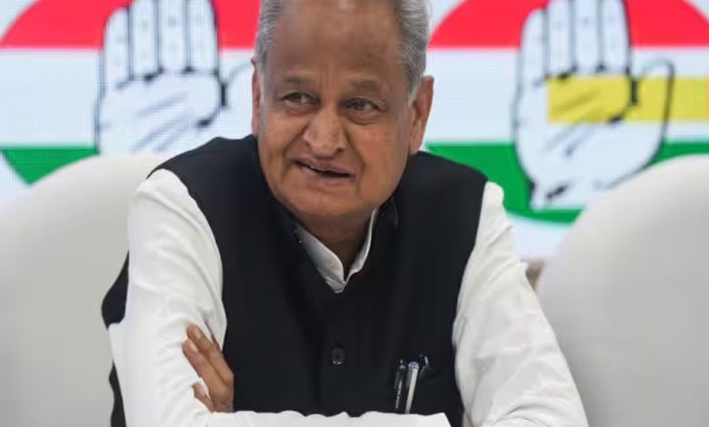 CM Ashok Gehlot ने विरोधियों पर साधा निशाना, कहा- 'जिन्होंने मेरी सरकार गिराने का षड्यंत्र रचा था उन्हें जनता...'