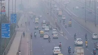 Delhi Air Pollution: दिल्ली में और जहरीली हुई हवा, AQI पहुंचा 300 के पार, जानिए नोएडा-गुरुग्राम का हाल?