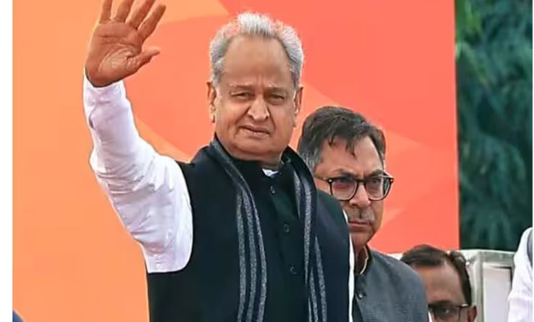 Rajasthan CM Oath Ceremony: अशोक गहलोत ने नए सीएम भजनलाल शर्मा को दी बधाई, कहा- 'आशा है कि हमारी योजनाओं को...'