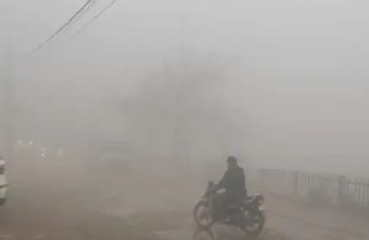 Rajasthan Weather Update: प्रदेश भर में कहीं कोहरा तो कहीं शीतलहर का प्रकोप, माउंट आबू में फिर माइनस में पहुंचा पारा