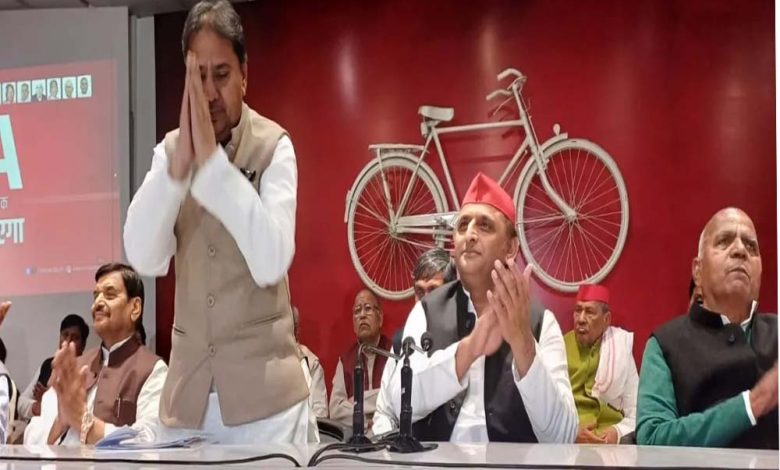 Akhilesh Yadav का बड़ा दावा, सपा में शामिल हुए BSP के कद्दावर नेता गुड्डू जमालीस, जानें इसके सियासी मायने