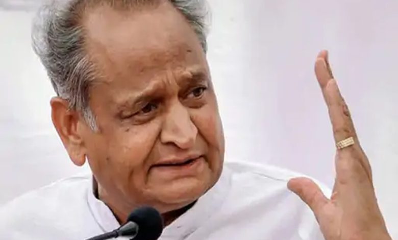 राजस्थान के पूर्व सीएम Ashok Gehlot एक बार फिर कोरोना पॉजिटिव, SMS हॉस्पिटल में एडमिट, स्वाइन फ्लू से भी पीड़ित