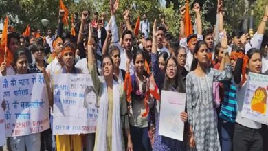 Rajasthan News: संदेशखाली घटना में दोषियों को फांसी देने की मांग को लेकर सड़क पर उतरे ABVP कार्यकर्ता