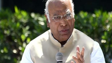 चुनावी बॉन्ड को लेकर Mallikarjun Kharge का केंद्र पर हमला- '24 घंटे में मिल जाएगी जानकारी, सबसे बड़े बैंक को ढाल बना रही मोदी सरकार'