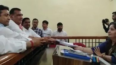 Loksabha Election: चूरू से कांग्रेस प्रत्याशी राहुल कस्वां ने भरा नामांकन, राजेंद्र राठौड़ ने तंज कसते हुए कही ये बात