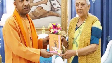 UP Cabinet Expansion की चर्चाओं के बीच राज्‍यपाल से म‍िले CM Yogi, मंत्र‍िमंडल में शामि‍ल हो सकते हैं ये दो बड़े नाम