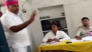 Rajasthan News: शेरगढ़ विधायक बाबू सिंह का पोलिंग पार्टी को धमकाने का VIDEO आया सामने, BLO से बोले- वोट देने से कैसे रोका